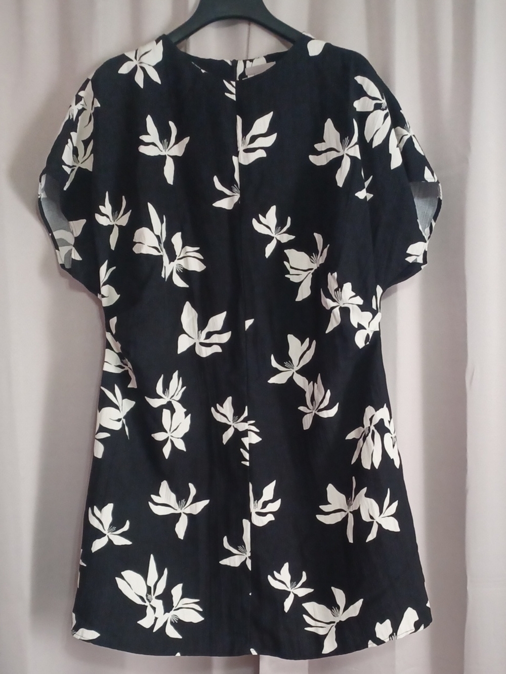 H&M Black and White Floral Tapered-Waist Short Sleeve Mini Dress Plus Size XXL